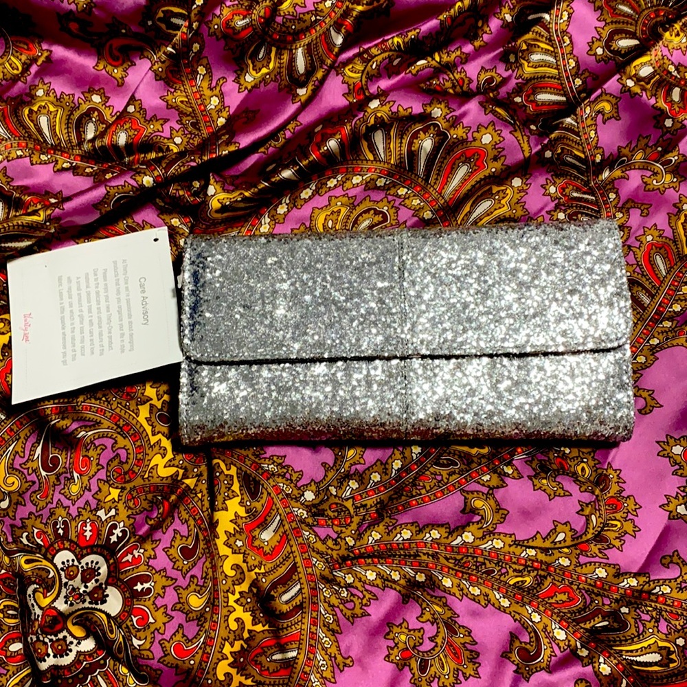 Silver clutch